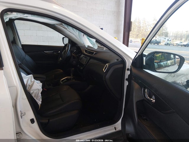 5N1AT2MV5GC850417 Nissan Rogue Sl