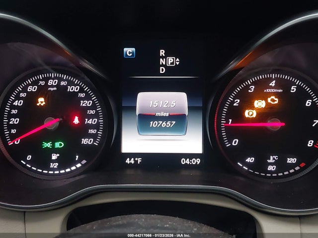 44217066 :رقم المزاد ، 55SWF4JB2FU067031 vin ، 2015 Mercedes-benz C 300 مزاد بيع