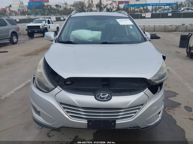 KM8JU3AG4FU963549 Hyundai TUCSON SE