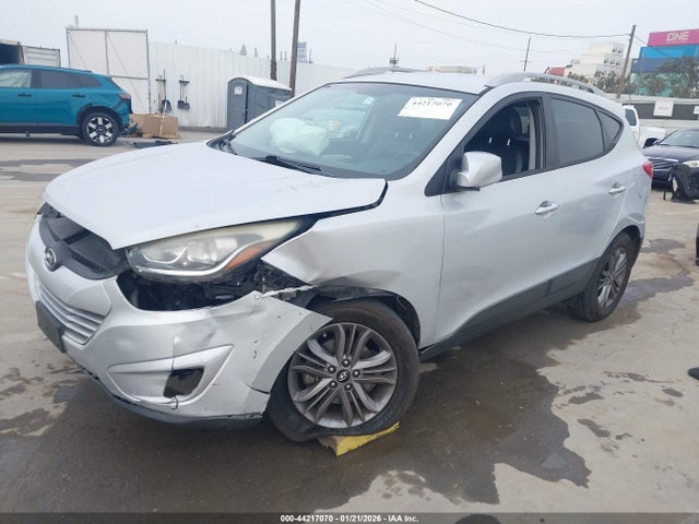 KM8JU3AG4FU963549 Hyundai TUCSON SE