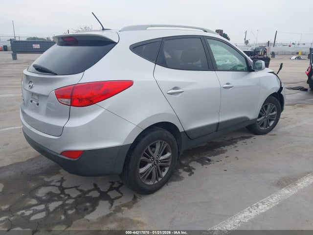 KM8JU3AG4FU963549 Hyundai TUCSON SE