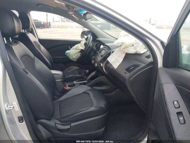 KM8JU3AG4FU963549 Hyundai TUCSON SE