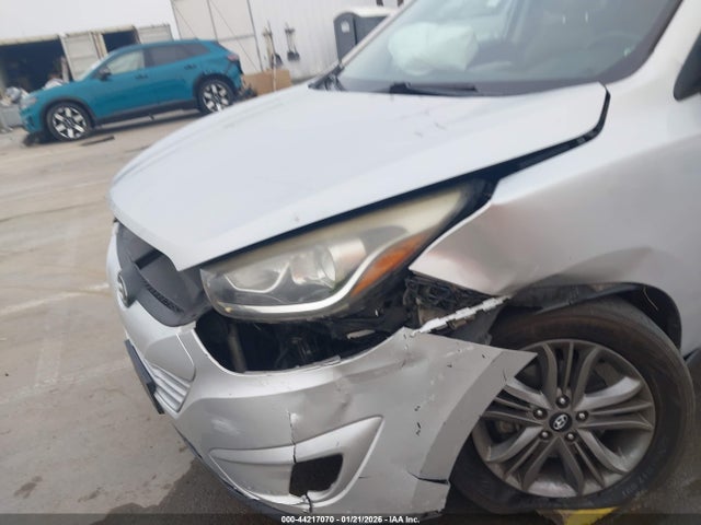 KM8JU3AG4FU963549 Hyundai TUCSON SE