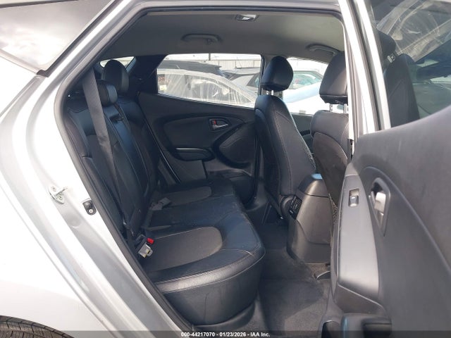 KM8JU3AG4FU963549 Hyundai TUCSON SE