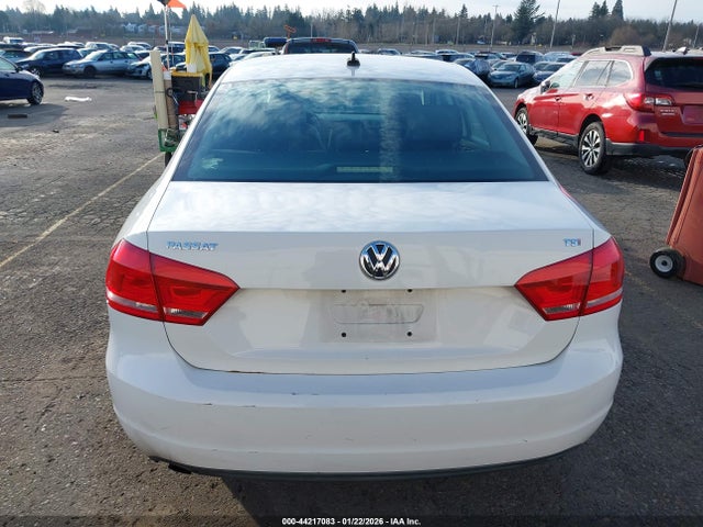 Volkswagen Passat 1.8t Wolfsburg Edition 2014 1VWAT7A36EC085541 Image 16