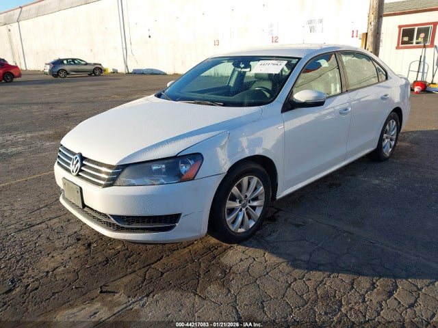 Volkswagen Passat 1.8t Wolfsburg Edition 2014 1VWAT7A36EC085541 Image 2