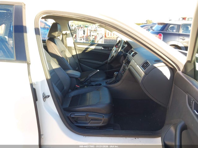 Volkswagen Passat 1.8t Wolfsburg Edition 2014 1VWAT7A36EC085541 Image 5
