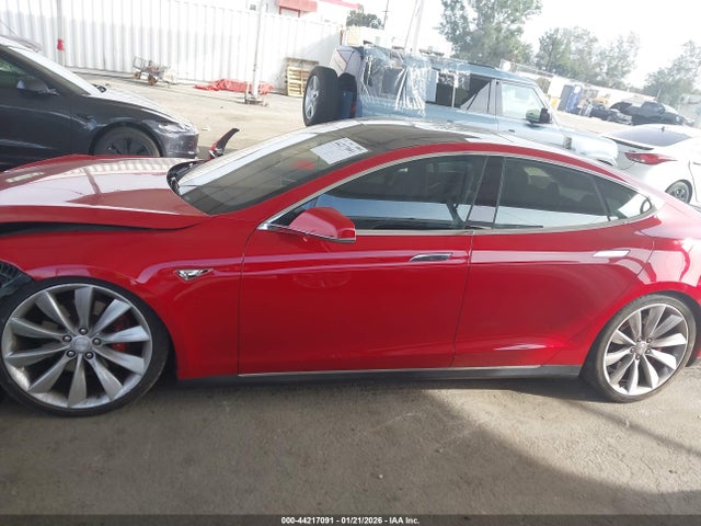 Продаж на аукціоні авто 2013 Tesla Model S Performance, vin: 5YJSA1CP6DFP09365, номер лоту: 44217091