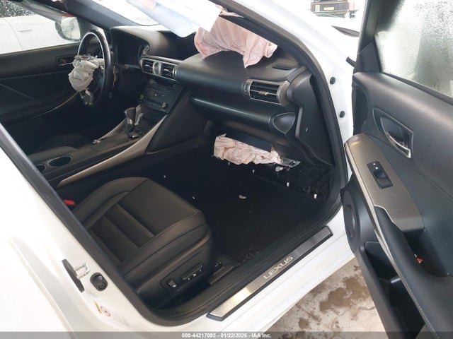 Lexus IS 200T 2016 JTHBA1D2XG5011025 Image 5