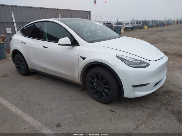 2021 TESLA MODEL Y 5YJYGDEE5MF275753 Photo 0