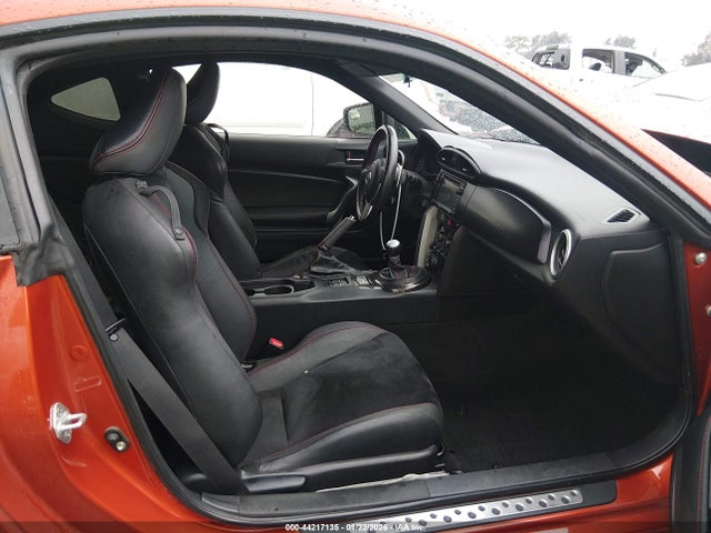 JF1ZNAA14E8709096 Scion Fr-s Monogram