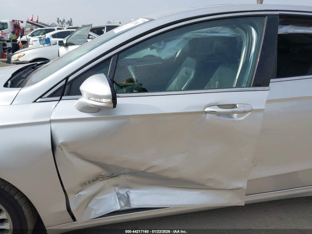 Ford Fusion Hybrid Titanium 2014 3FA6P0RU9ER220102 Image 6