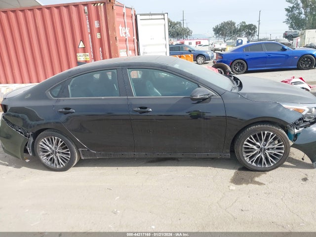 3KPF54AD8PE591393 KIA Forte Gt-line