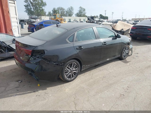 3KPF54AD8PE591393 KIA Forte Gt-line