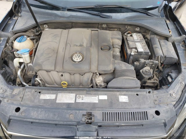 2013 Volkswagen Passat 2.5l Se მანქანა იყიდება აუქციონზე, vin: 1VWBP7A37DC139601, აუქციონის ნომერი: 44217200