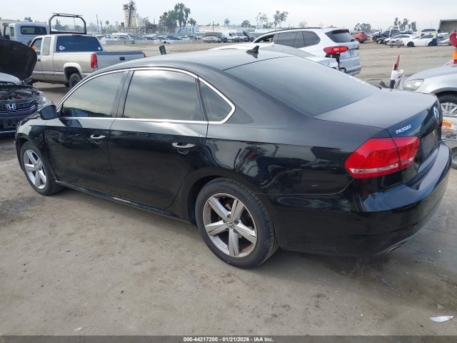 2013 Volkswagen Passat 2.5l Se მანქანა იყიდება აუქციონზე, vin: 1VWBP7A37DC139601, აუქციონის ნომერი: 44217200