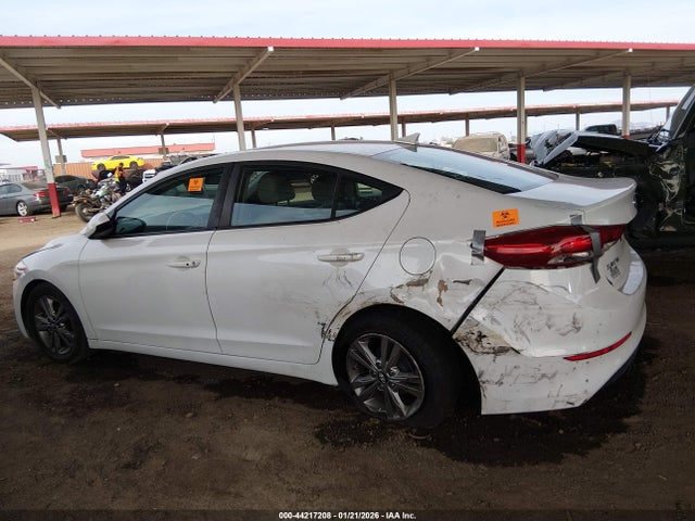5NPD84LF1HH049692 Hyundai ELANTRA SE