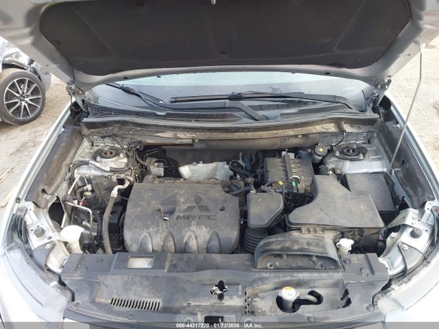 JA4AD3A34KZ035460 Mitsubishi Outlander Se