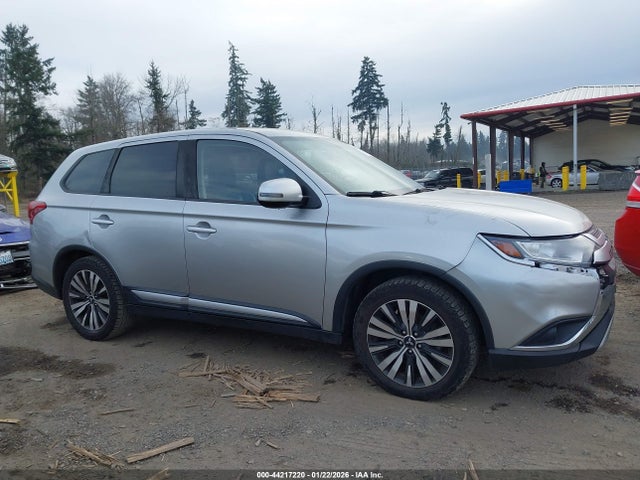 JA4AD3A34KZ035460 Mitsubishi Outlander Se