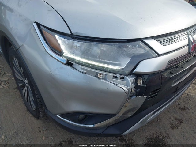 JA4AD3A34KZ035460 Mitsubishi Outlander Se