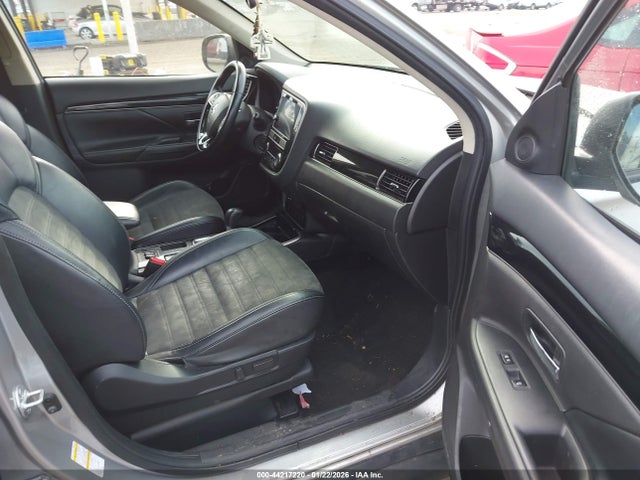 JA4AD3A34KZ035460 Mitsubishi Outlander Se