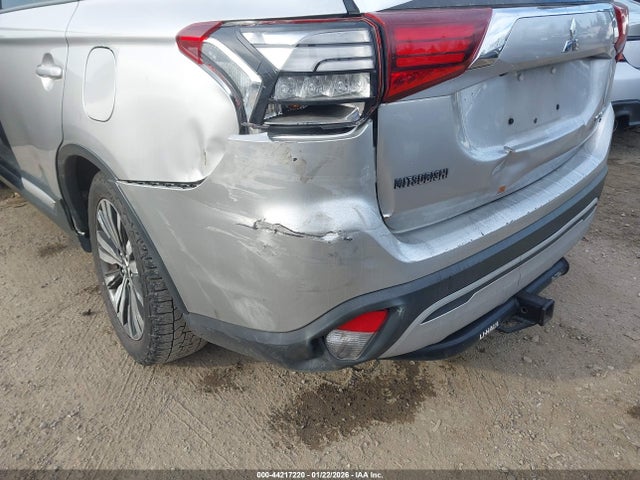 JA4AD3A34KZ035460 Mitsubishi Outlander Se