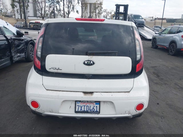 KIA SOUL + 2018 KNDJP3A50J7560038 Image 17