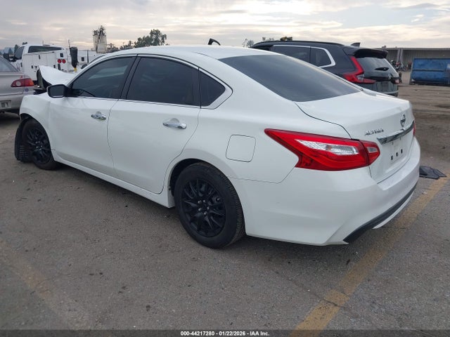 1N4AL3AP8HN332877 Nissan Altima 2.5 S