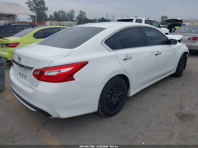 1N4AL3AP8HN332877 Nissan Altima 2.5 S