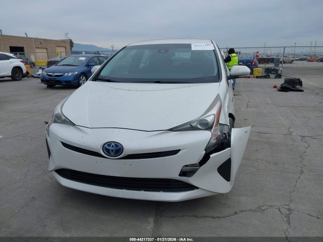 JTDKBRFU3H3034137 Toyota Prius Two