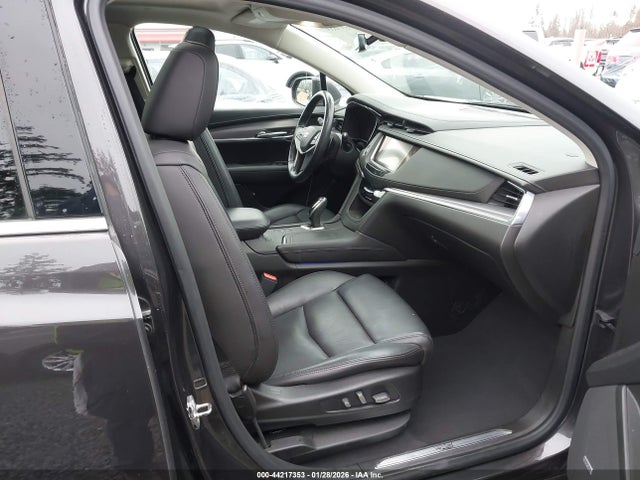 1GYKNDRSXJZ237656 Cadillac XT5 LUXURY