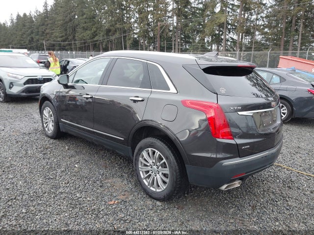 2018 CADILLAC XT5 1GYKNDRSXJZ237656 Photo 2
