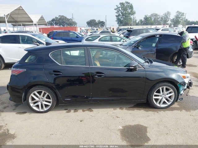 Lexus CT 200H 2014 JTHKD5BH3E2207103 Image 14