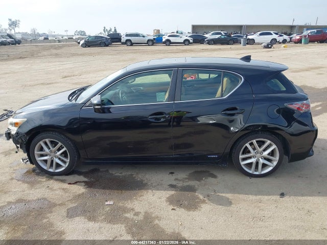 Lexus CT 200H 2014 JTHKD5BH3E2207103 Image 15