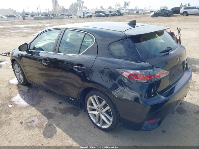 Lexus CT 200H 2014 JTHKD5BH3E2207103 Image 3