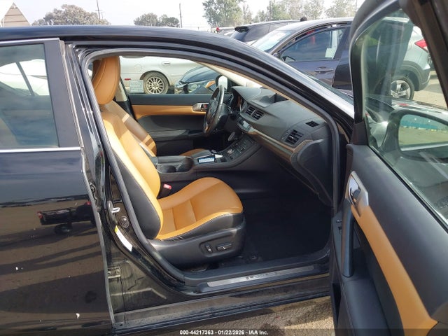 Lexus CT 200H 2014 JTHKD5BH3E2207103 Image 5
