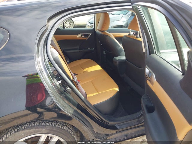 Lexus CT 200H 2014 JTHKD5BH3E2207103 Image 8