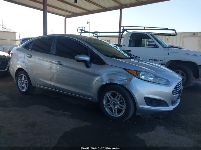 Ford FIESTA SE 2018 3FADP4BJ3JM127825 Image 13