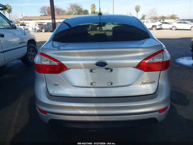 Ford FIESTA SE 2018 3FADP4BJ3JM127825 Image 16