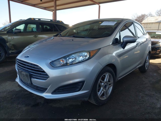 Ford FIESTA SE 2018 3FADP4BJ3JM127825 Image 2