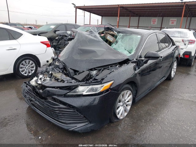 4T1B11HK1JU582326 Toyota CAMRY LE