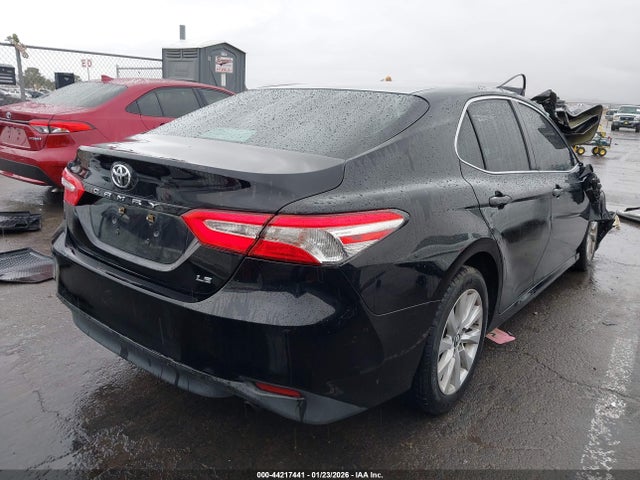 4T1B11HK1JU582326 Toyota CAMRY LE