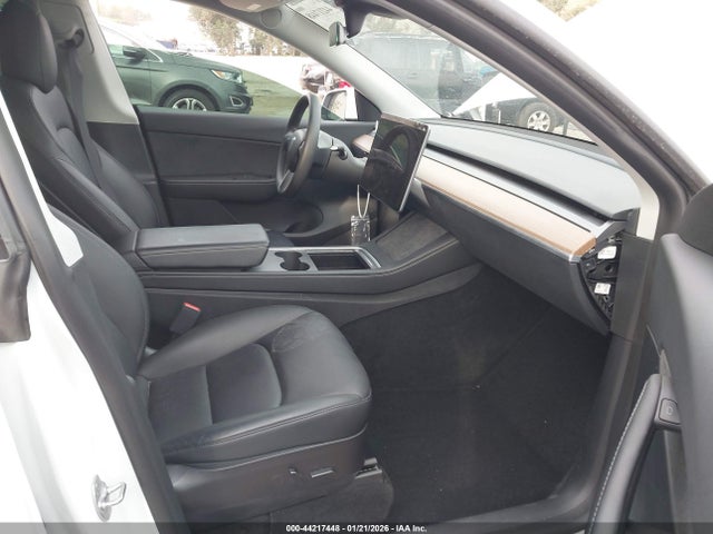 2022 TESLA MODEL Y 7SAYGDEF0NF452741 Photo 4