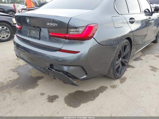 3MW5R1J04N8C35611 BMW 330I