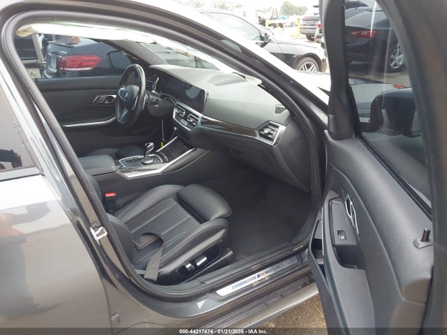 3MW5R1J04N8C35611 BMW 330I