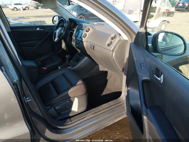 WVGAV7AX5HK033906 Volkswagen Tiguan 2.0t/2.0t S
