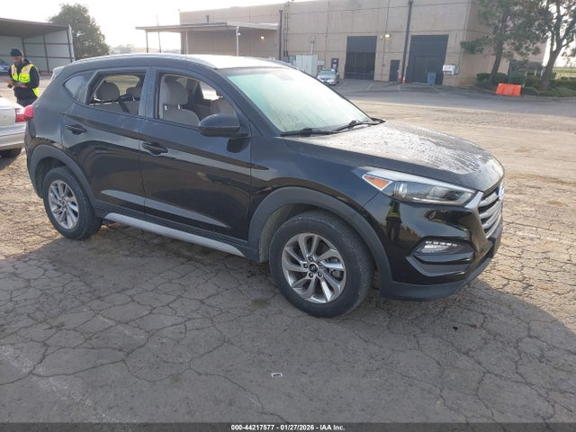 Hyundai TUCSON SEL 2018 KM8J3CA43JU696938 main image
