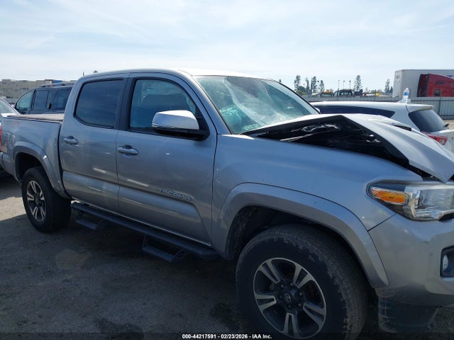 3TMCZ5AN9JM152853 Toyota Tacoma Trd Sport