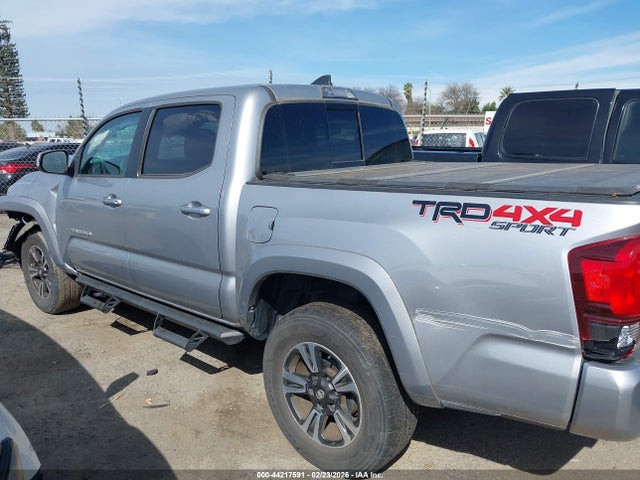 3TMCZ5AN9JM152853 Toyota Tacoma Trd Sport