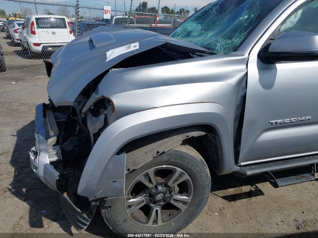 3TMCZ5AN9JM152853 Toyota Tacoma Trd Sport